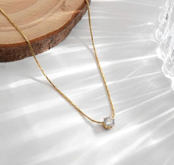 Plumvera World Minimalist Stone Neckpiece