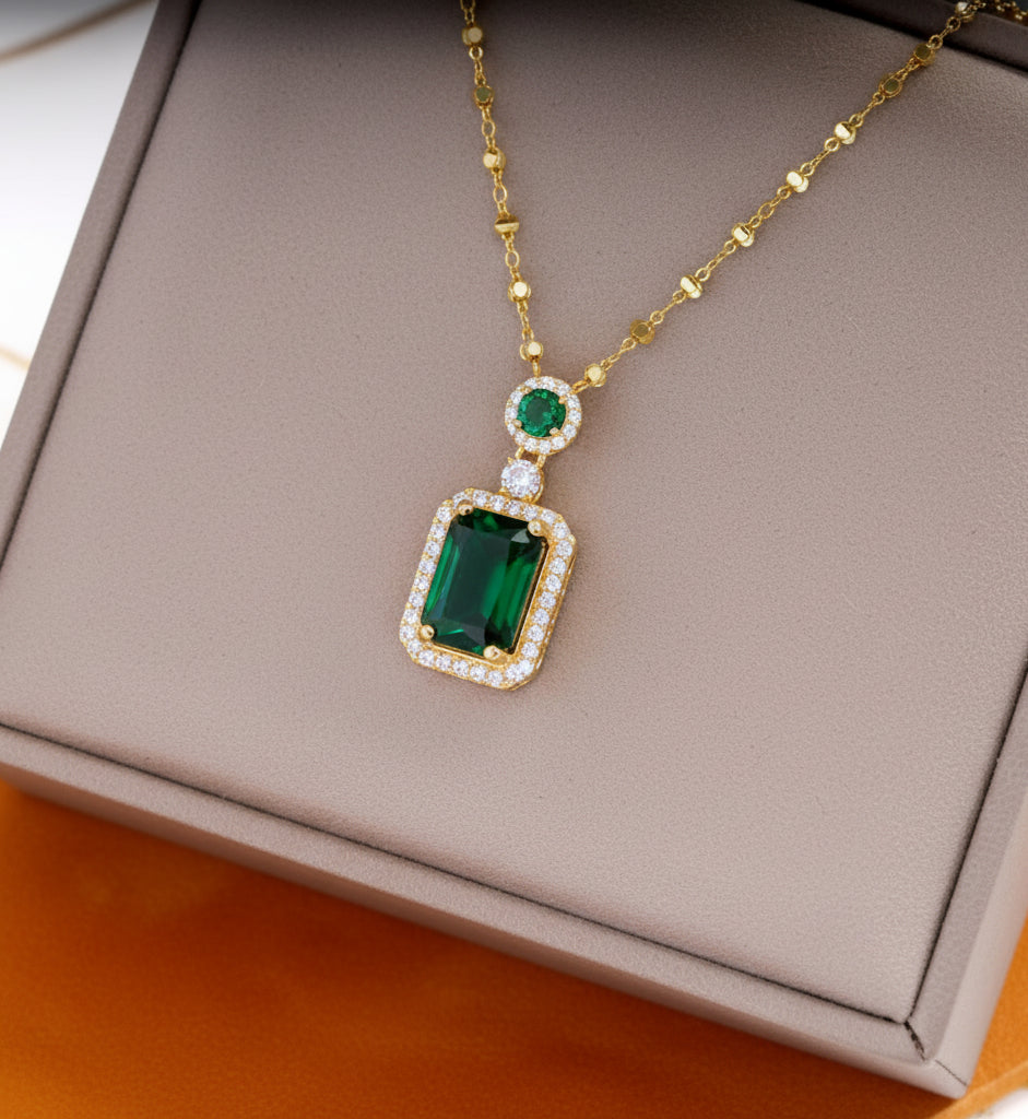 Plumvera World Twinkle Glow Bling Necklace