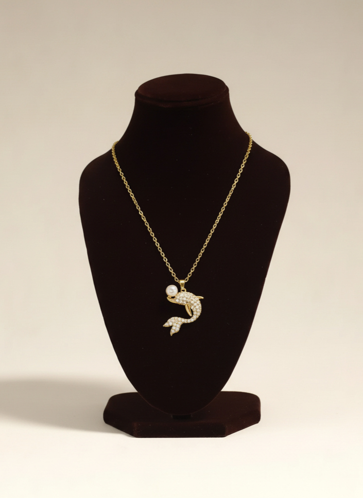 Plumvera’s Ariel’s Shimmer Pearl Necklace