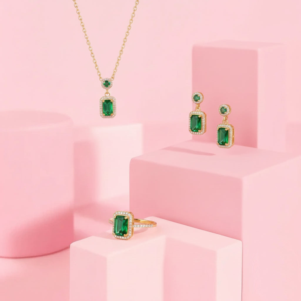 Plumvera Glimmer Glow Neckpiece