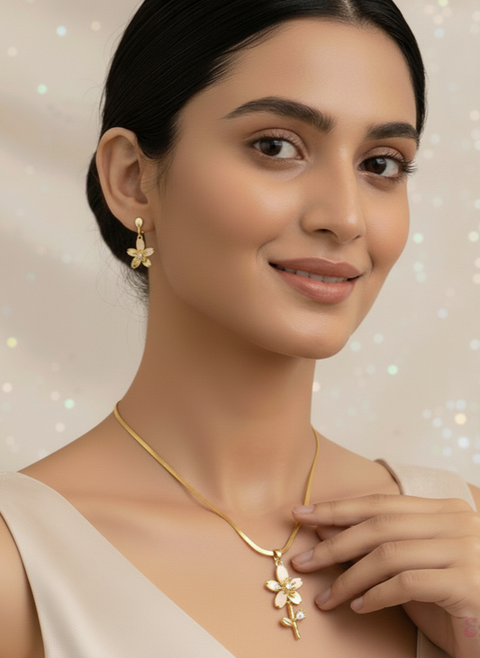 Plumvera’s Sunbeam Flower Necklace